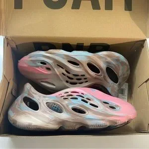 Yeezy | Shoes | Yeezy Foam Rnr Mx Sand Size 9 New In Box  display picture 1